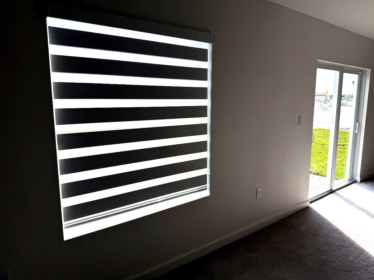SOL BLINDS – Horizontal blinds installation